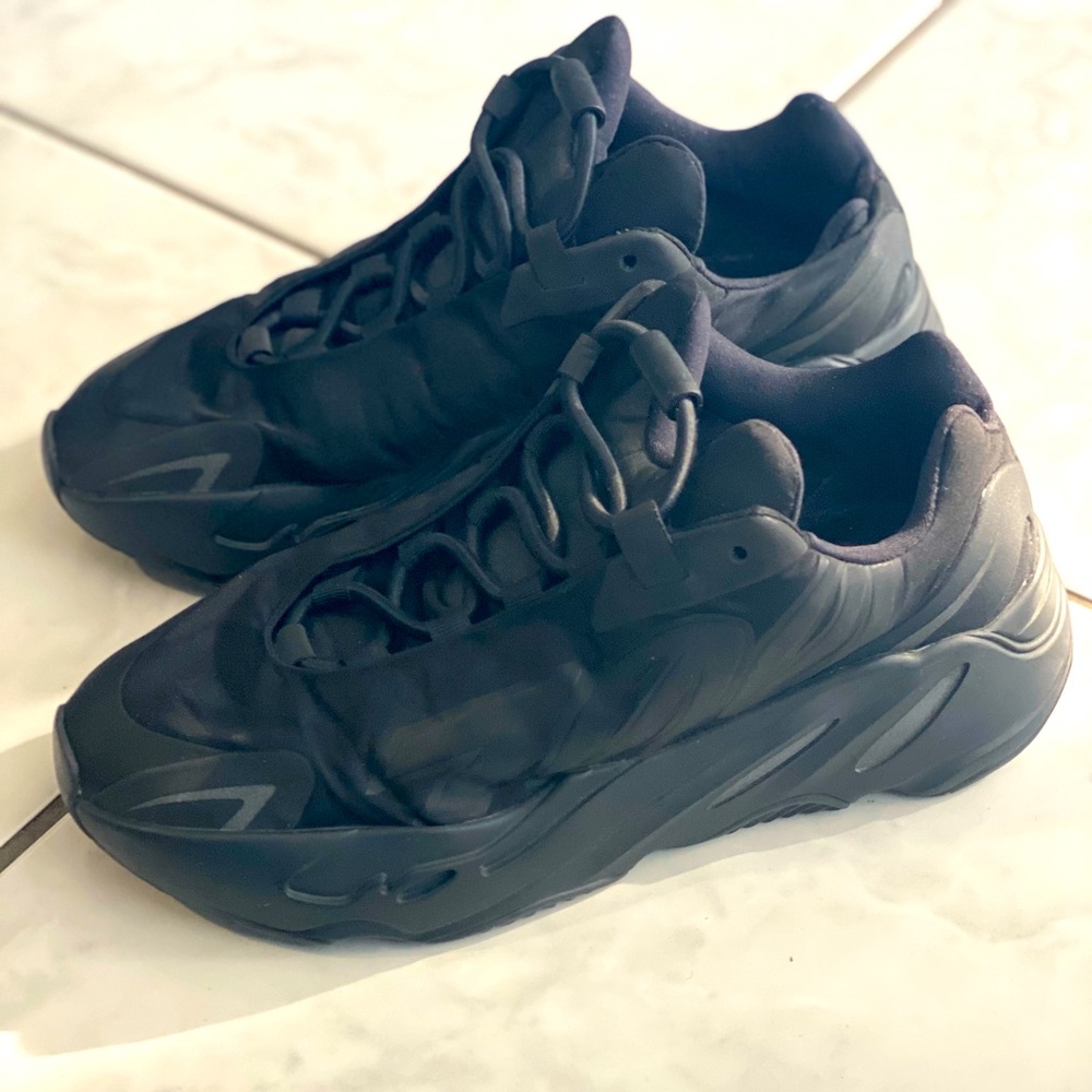 Yeezy mnvn
